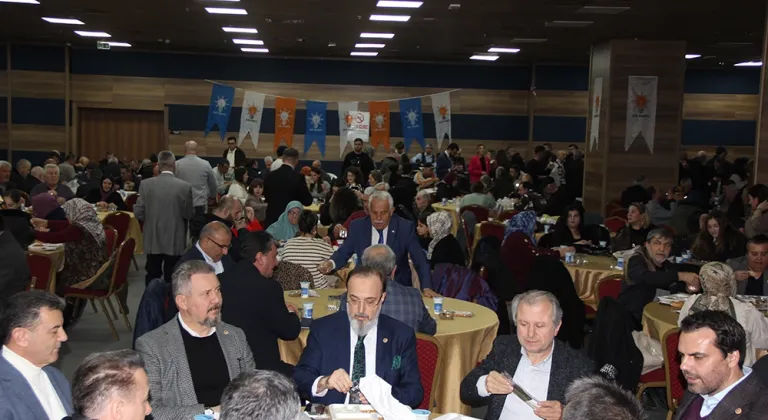 AK Parti’den Saray’da Vefa İftarı: Program Sonrası Belediyeye Ziyaret