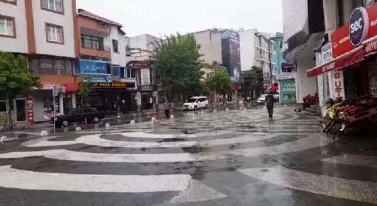 DÜN AKŞAMDAN BERİ DEVAM EDEN YAĞMUR VE FIRTINA HALEN DEVAM EDİYOR.