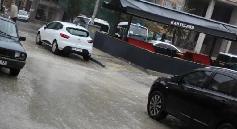 SARAY İÇİN KUVVETLİ YAĞIŞ VE FIRTINA UYARISI