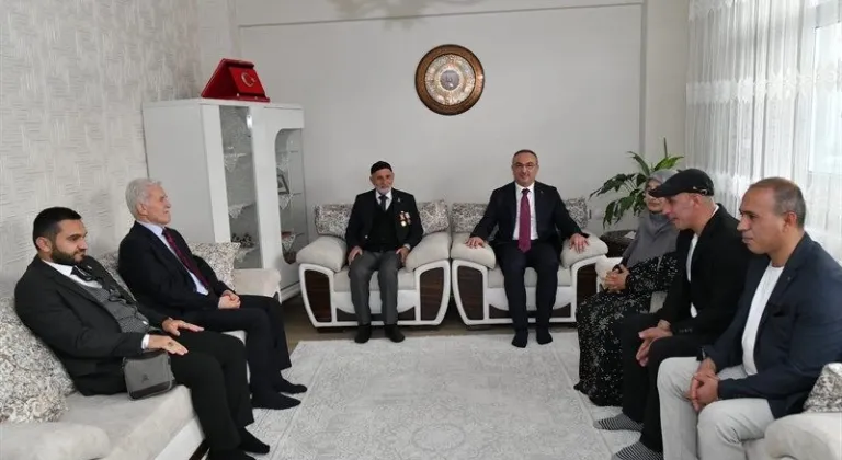 Bakan Göktaş ve Vali Soytürk’ten Şehit Ailelerine Bayram Ziyareti