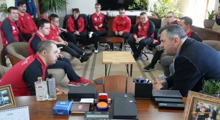 Başkan Taşyasan, Down Sendromlular Basketbol Millî Takımı’nı Ağırladı