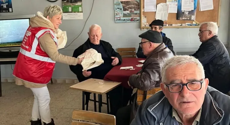 CHP Gençlik Kollarından Küçük Bir İkram