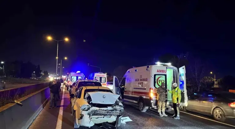 Çorlu’da zincirleme kaza: 2’si askeri personel 5 yaralı