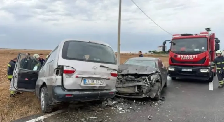 Kapaklı’da Minibüs ve Otomobil Çarpıştı: 2’si Çocuk 6 Yaralı