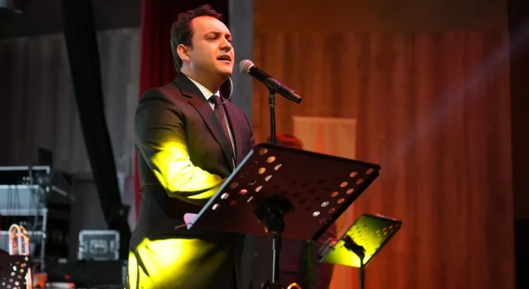 KAPAKLI’DA NEŞET ERTAŞ TÜRKÜLERİYLE UNUTULMAZ GECE