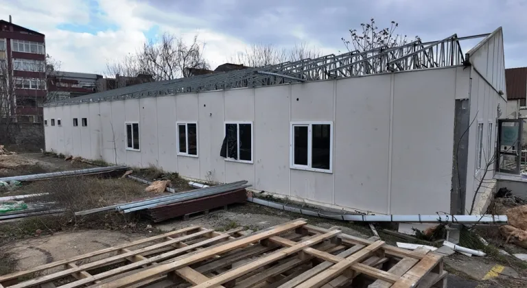 Mahalle Kreşi İçin Bağışlanan Prefabrik Yapıların Sökümüne Başlandı