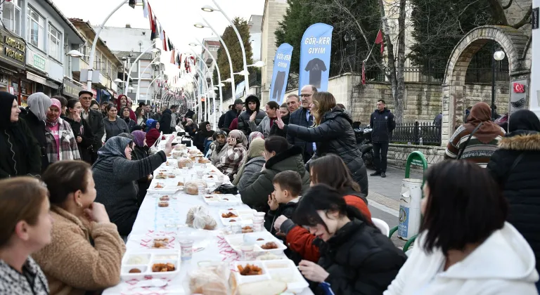 MALKARA’DA KADİR GECESİ’NDE BİRLİK VE BERABERLİK SOFRASI KURULDU