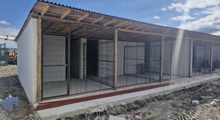 Ne Bitmez Hayvan Bakımeviymiş!  Altı Aydır Bitmeyen Bakımevi, Şimdi de Uğur Mumcu Parkı Tartışması