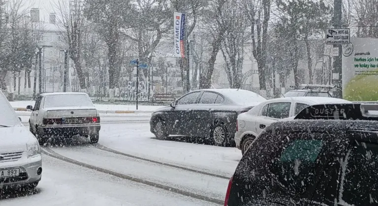 Saray Beyaza Büründü: Tekirdağ’da 5 İlçede Eğitime Ara Verildi