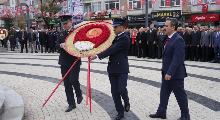 Saray’da Cumhuriyet Bayramı Törenleri Çelenk Sunumuyla Başladı