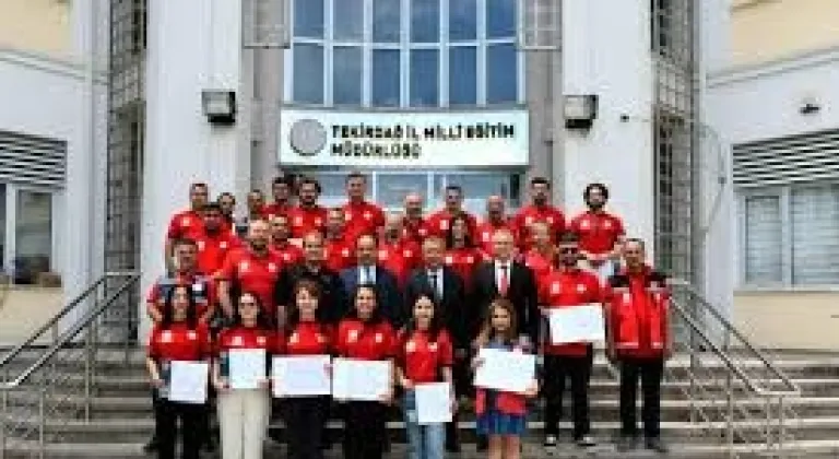 Sosyal Sorumluluk Projelerine Katkı Sunan Eğitimcilere Teşekkür Belgesi