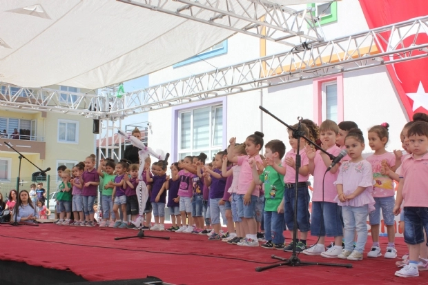 Yedi Renk Anaokulu Yılsonu Gösterisi